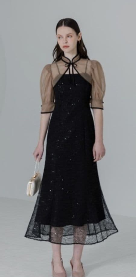 エレガントなブラックパーティードレス