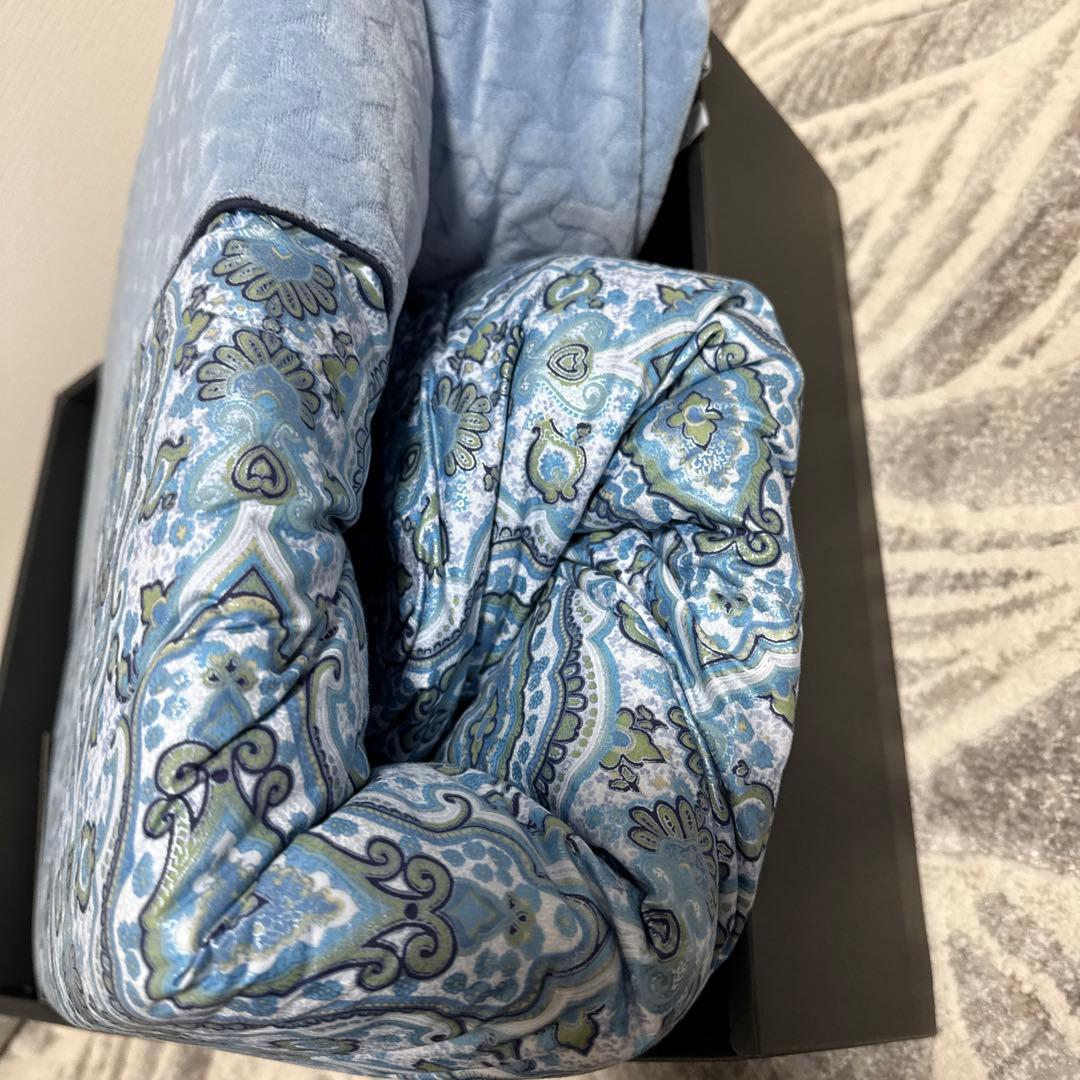 YSL イヴ・サンローラン　ダウンケット 150cm x 200cm カバー付