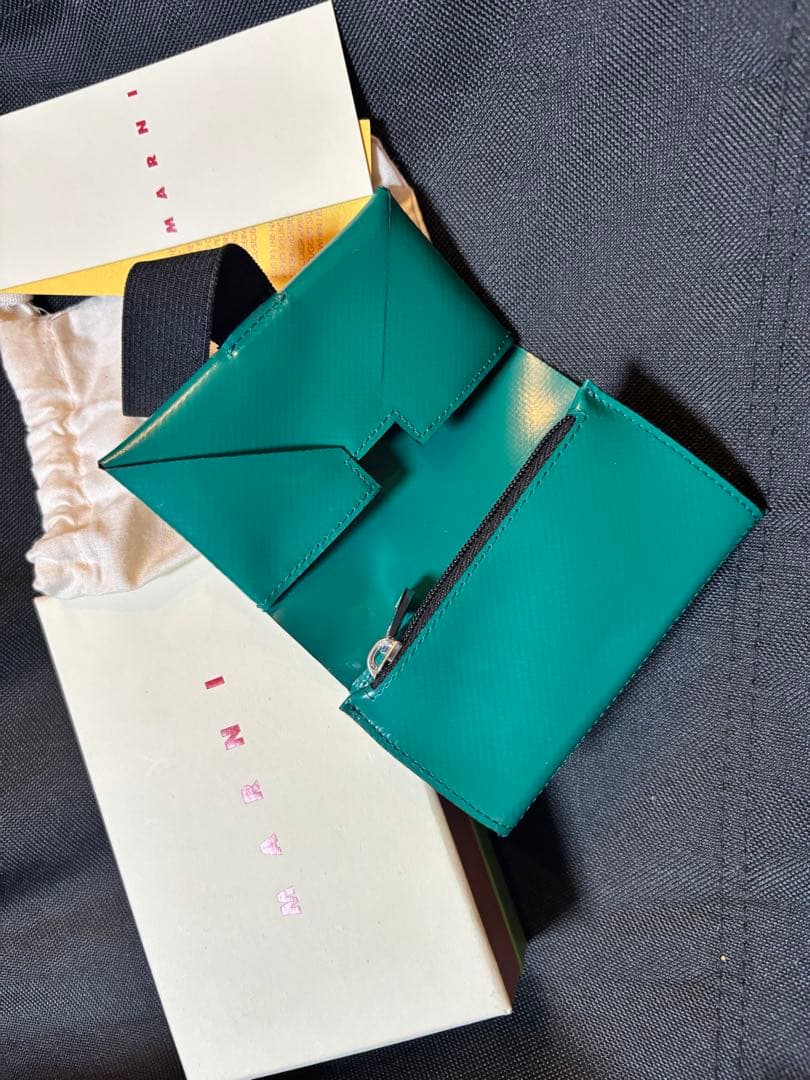 MARNI 三つ折り財布 グリーン　ケース