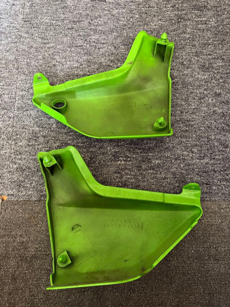 ZRX1100 サイドカバー