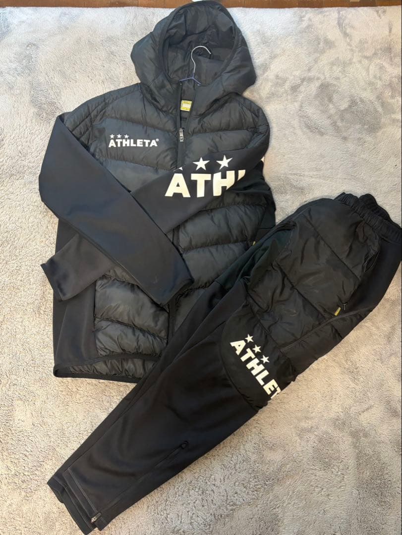 ニット帽とセットでお得！ATHLETA ブラック パーカー、パンツ