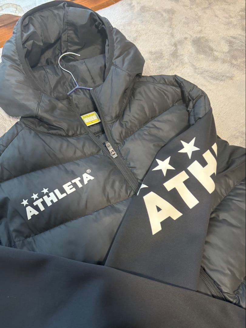 ニット帽とセットでお得！ATHLETA ブラック パーカー、パンツ