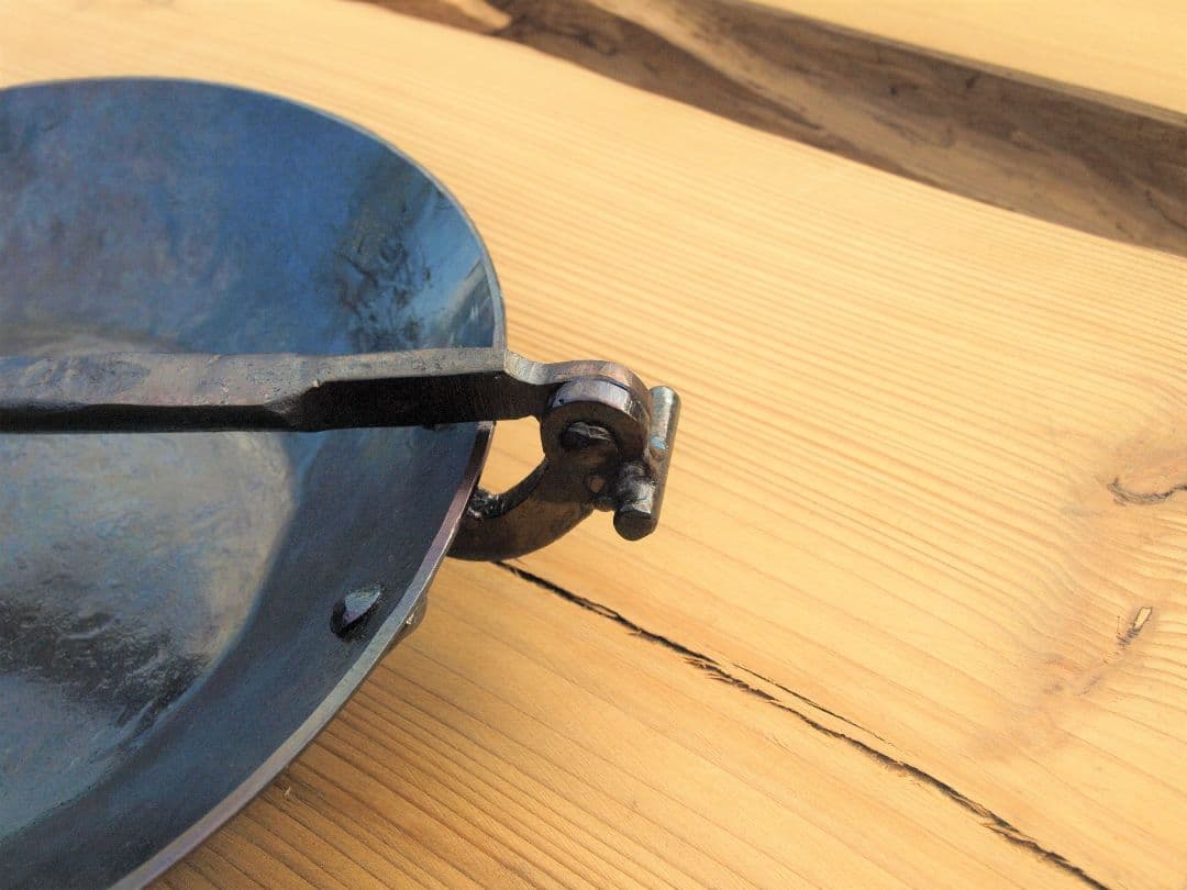 鍛造折り畳み式フライパン　ソロキャンプ焚き火キャンプギア