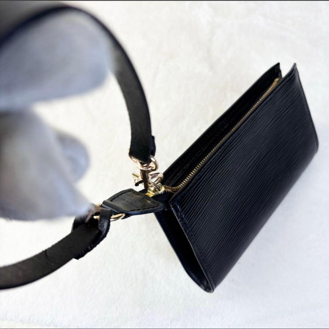 【美品】 LOUIS VUITTON アクセソワール ノワール エピ ブラック