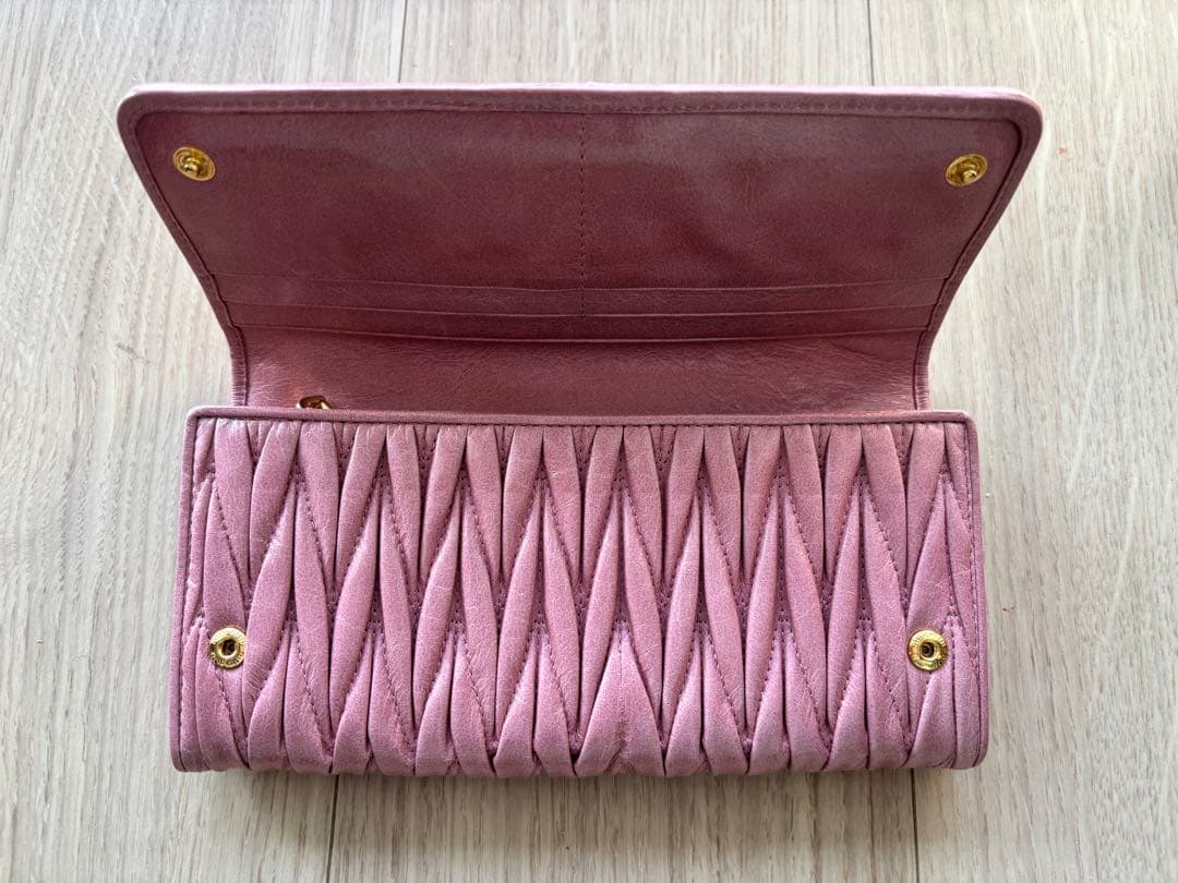 【ニク様】miumiu ミュウミュウ　マテラッセレザー　長財布　パスケース付