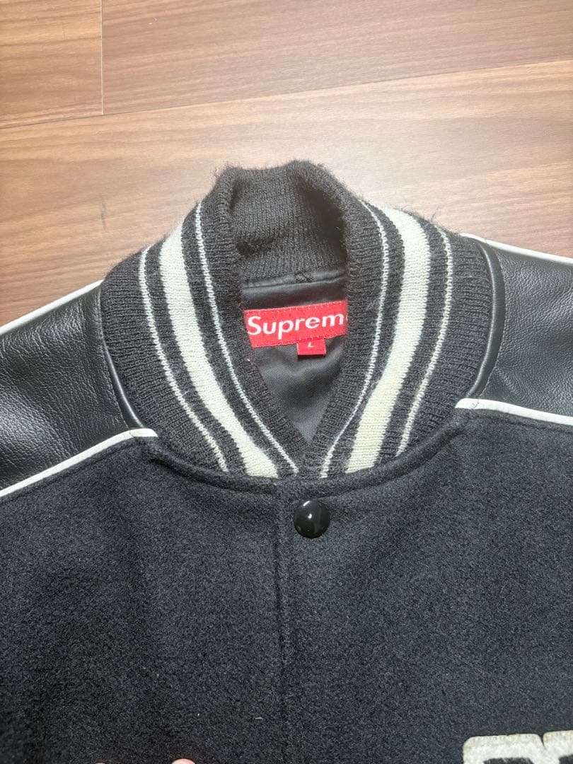 【美品】Supreme レザー　スタジャン アーチロゴ