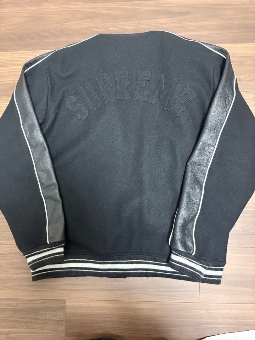 【美品】Supreme レザー　スタジャン アーチロゴ