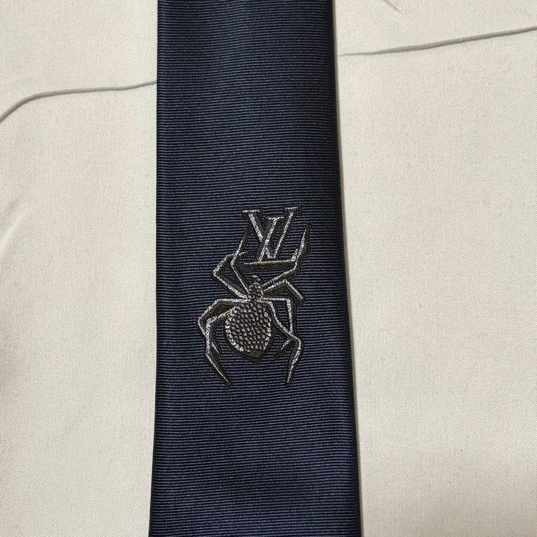 未使用 ルイヴィトン ネクタイ スパイダー刺繍 ネイビー