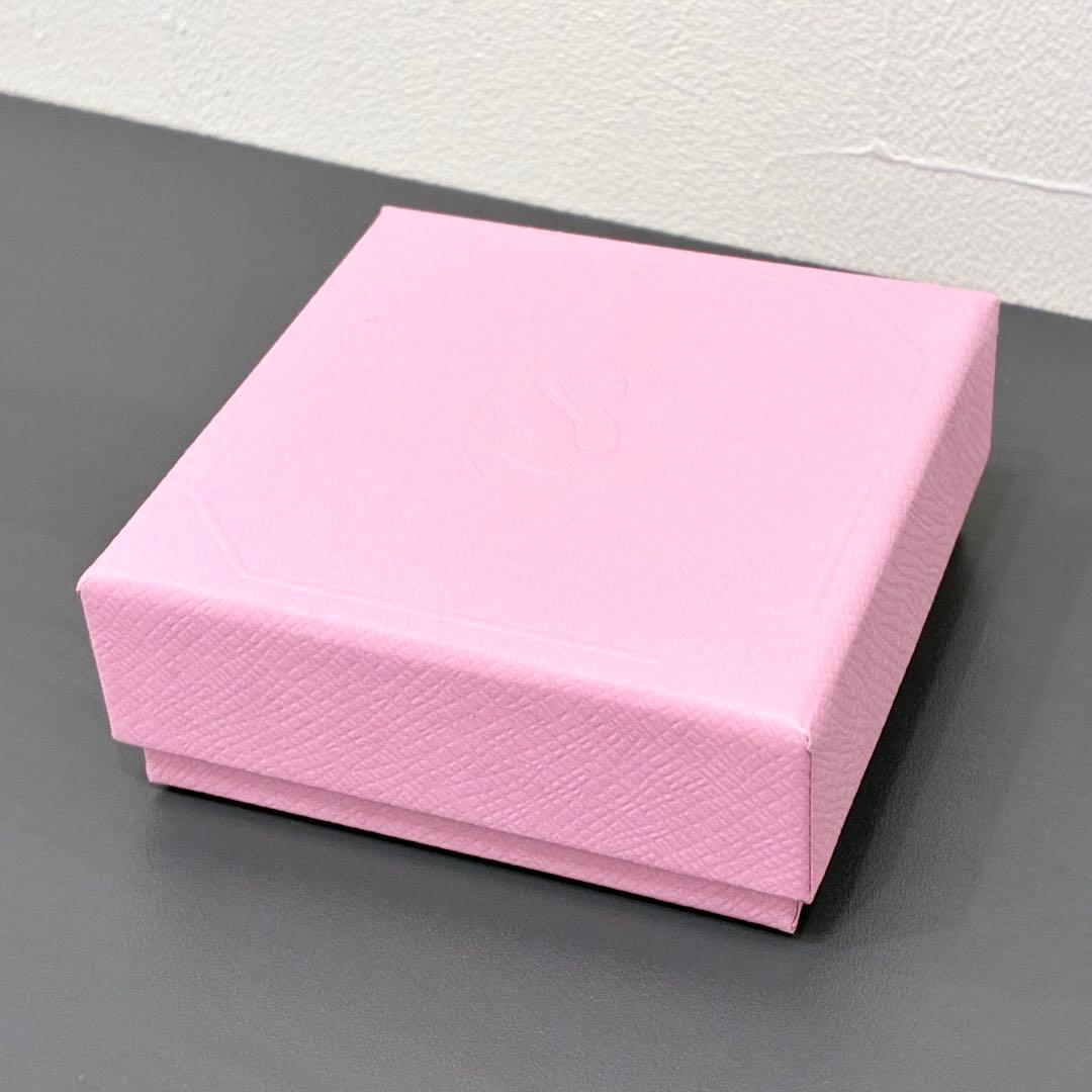 n*a様 新品 スワロフスキー ドロップデザイン ピアス　25年12月購入