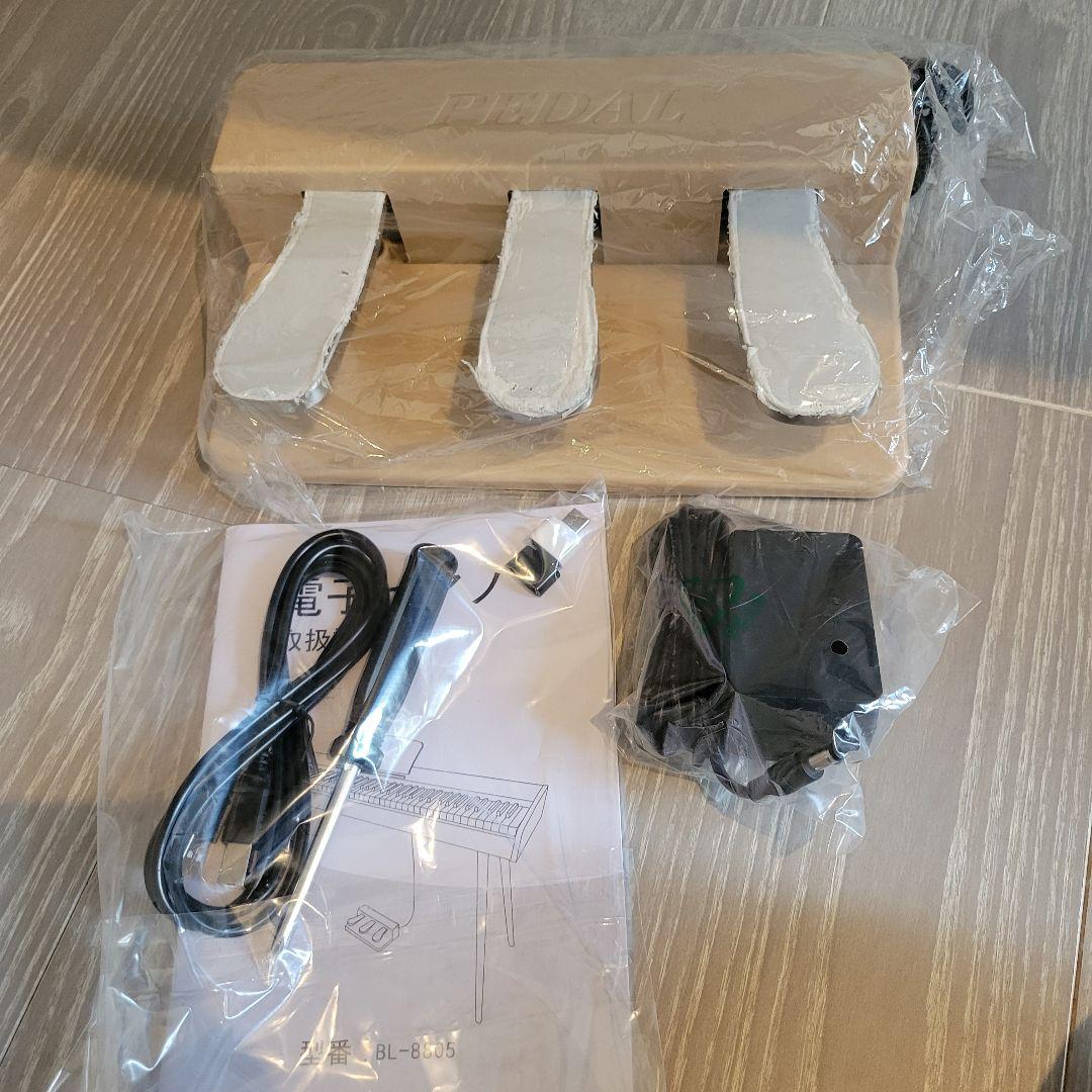 電子ピアノ 88鍵盤 ハンマーアクション鍵盤 木製スタイル ベージュ 3本ペダル