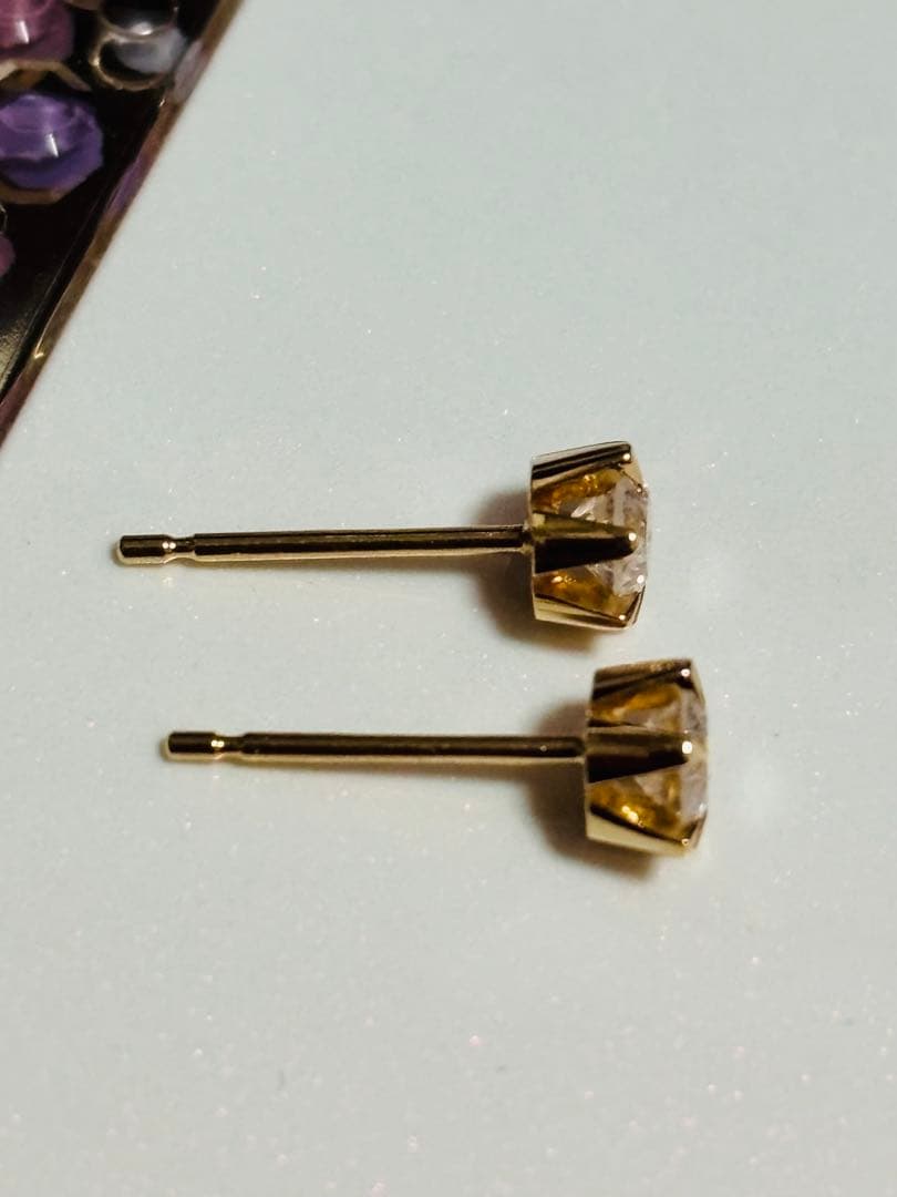 K18 ✧ 天然ダイヤモンドピアス 0.3ct / スタッド立て爪