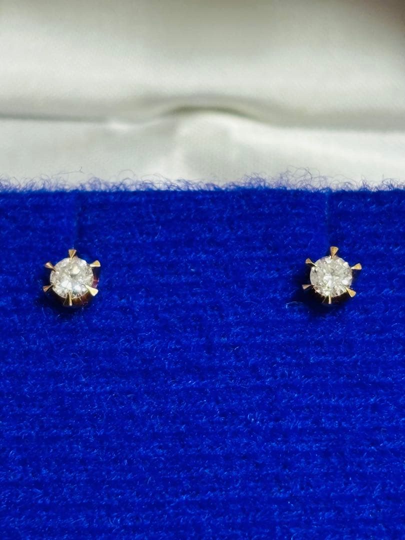 K18 ✧ 天然ダイヤモンドピアス 0.3ct / スタッド立て爪