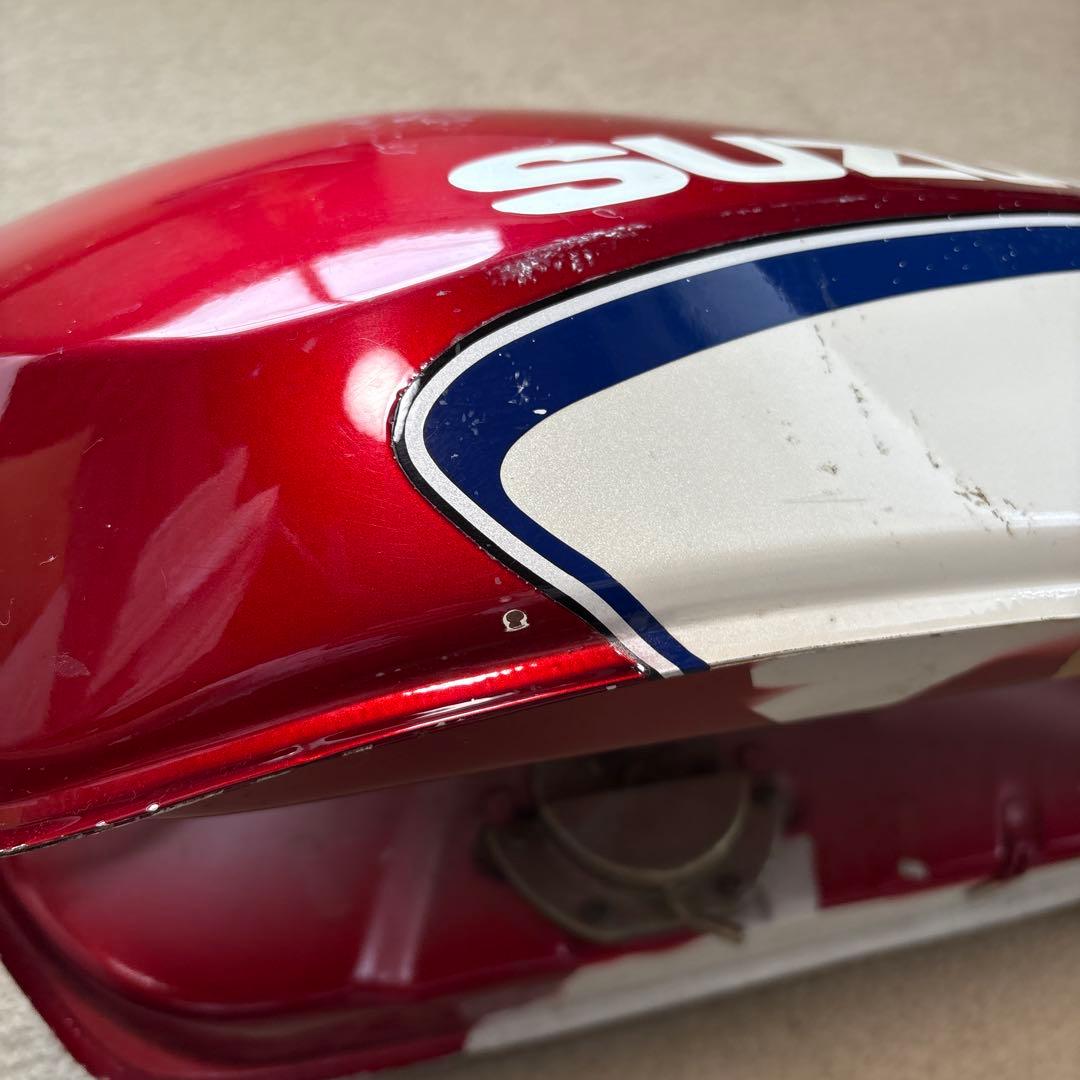 GSX400FS タンク凹凸無し　純正塗り替え無しオリジナルペイント