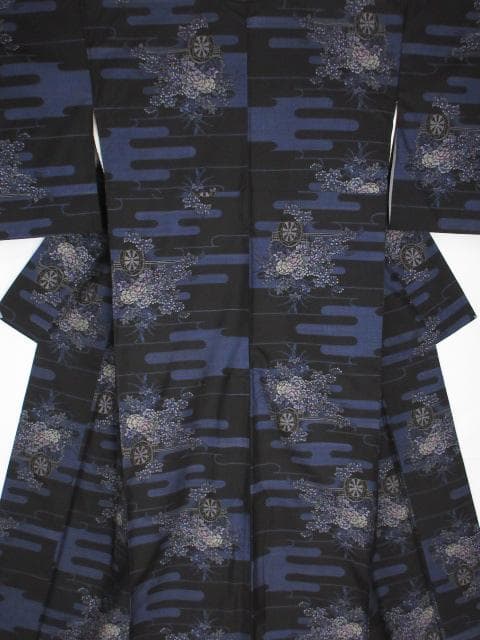 着用少ない！美品＊純泥染＊９マルキ＊本場大島紬＊黒＆青＊着物＊１５６ｃｍ＊裄６８