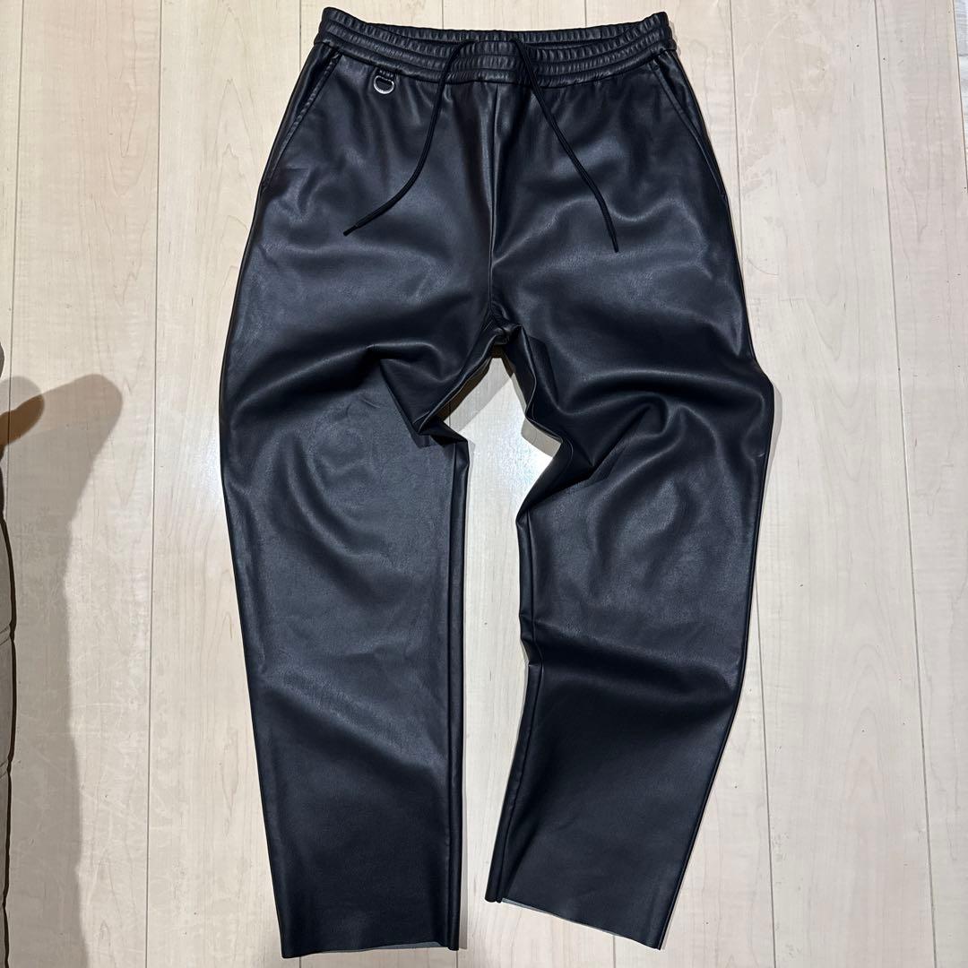 ◆SUSTAINABLE LEATHER イージーパンツ