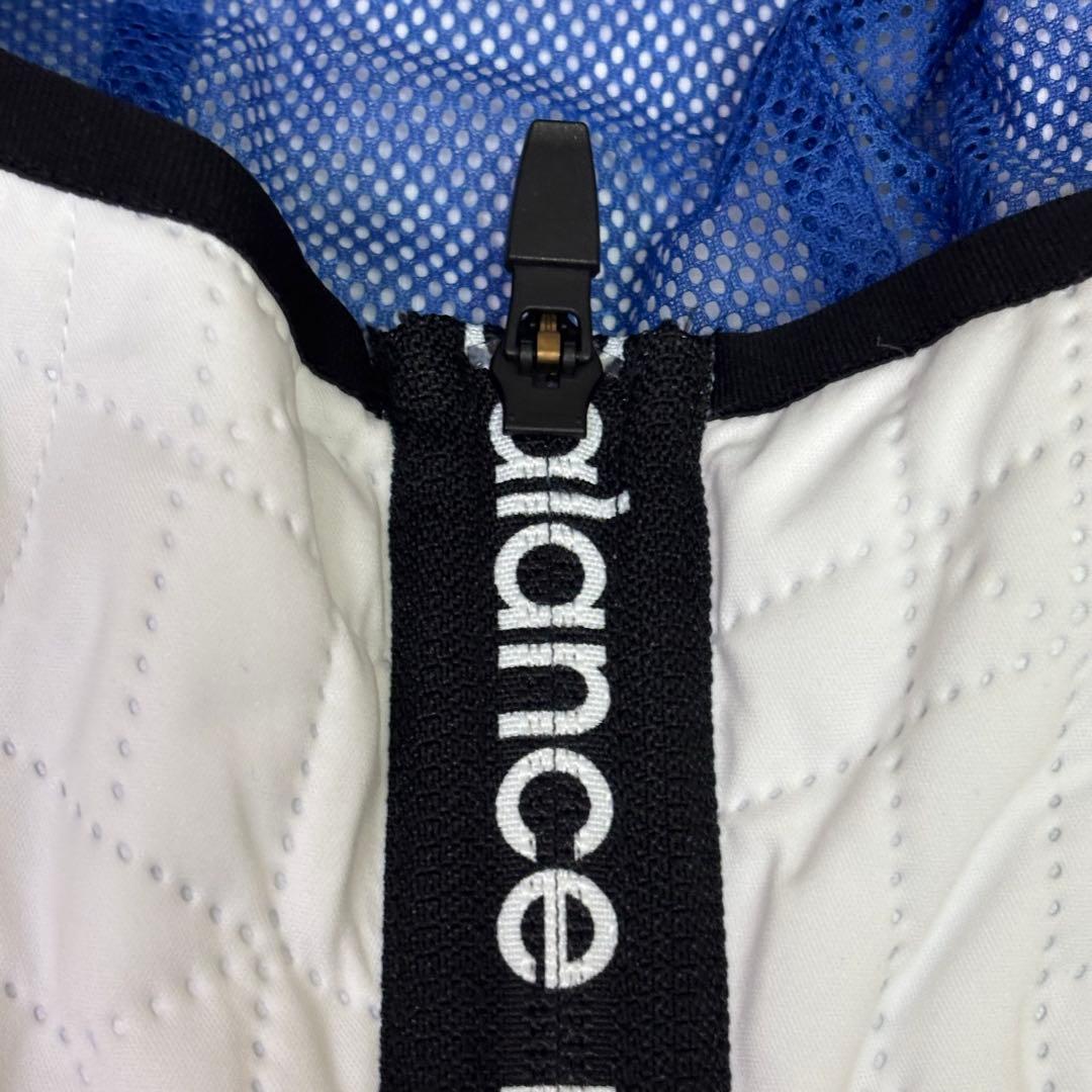 美品　New Balance ゴルフジャケット ホワイト　キルティング　冬ゴルフ