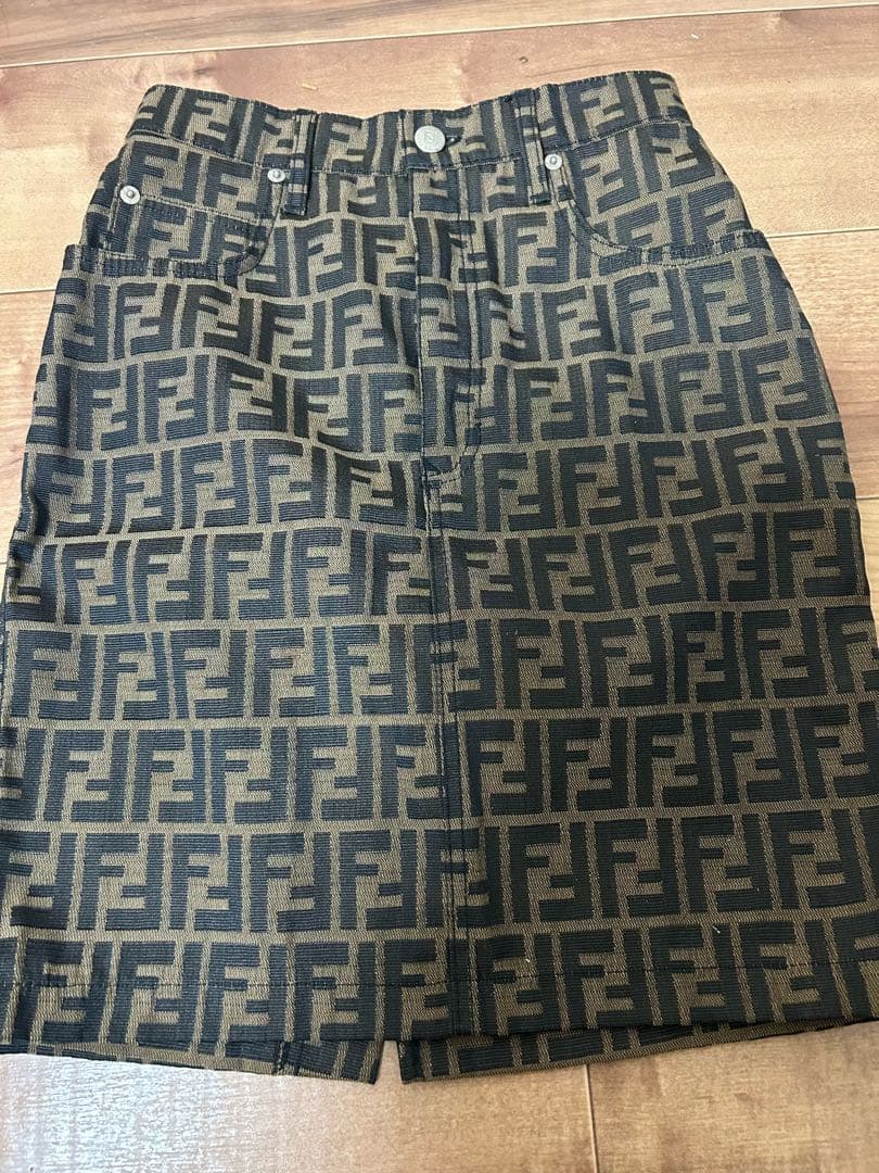 Fendi FFロゴプリント タイトスカート26インチ 【着衣写真も載せてます】