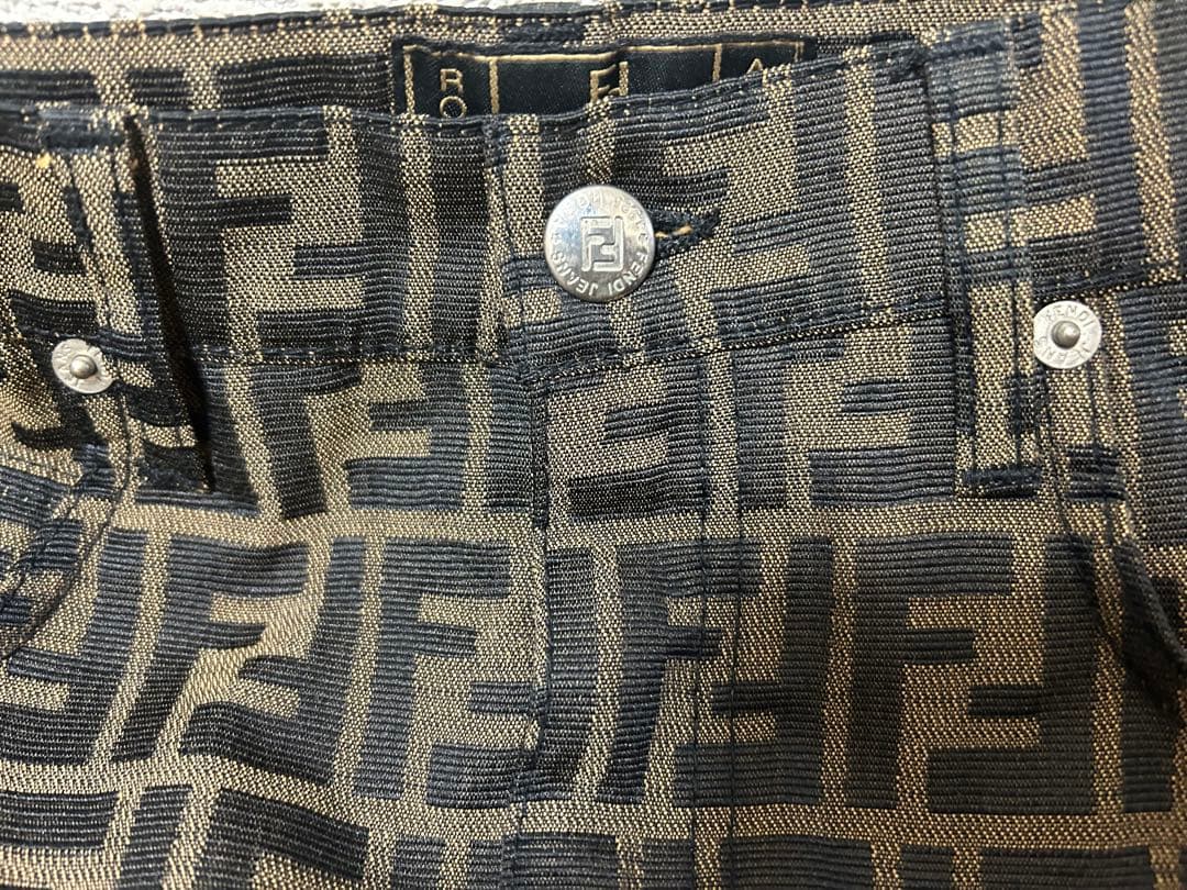 Fendi FFロゴプリント タイトスカート26インチ 【着衣写真も載せてます】