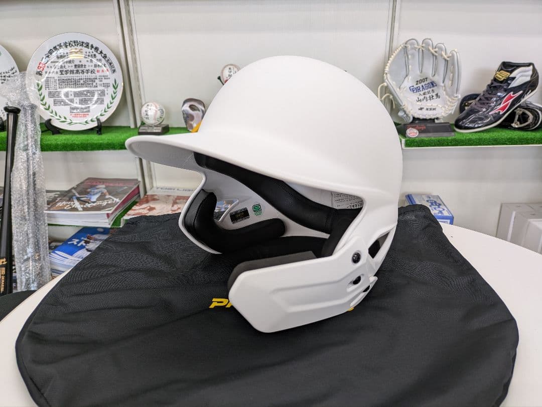 ★新品未使用★ZETT硬式用ヘルメットLサイズ　ホワイトつや消し　ガードあり