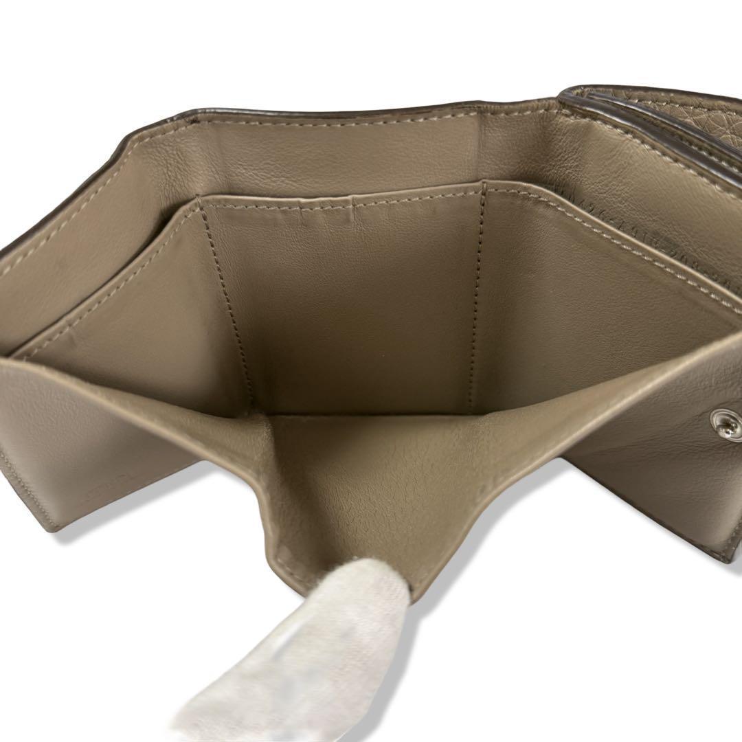 一点物　フェンディ ピーカブー マイクロ ウォレット レザー 三つ折り財布