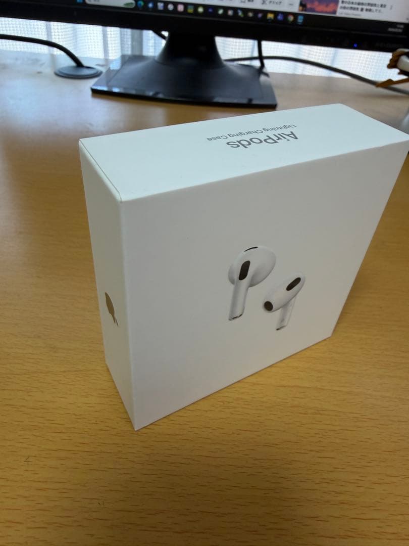 AirPods第3世代本体 ホワイト 充電ケース＋専用ケース（イエロー）