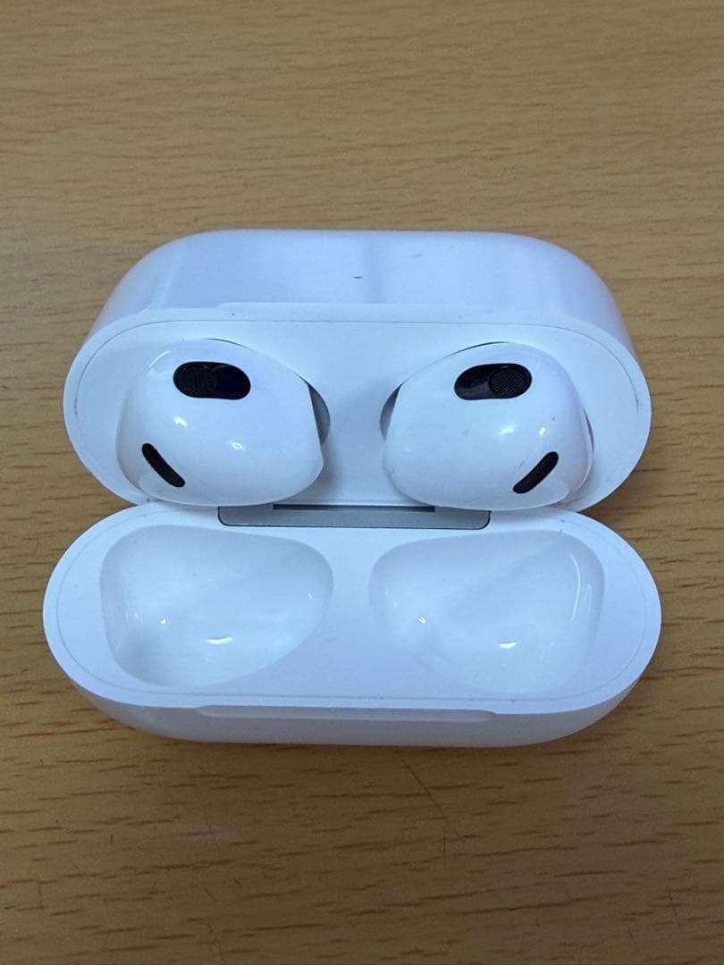 AirPods第3世代本体 ホワイト 充電ケース＋専用ケース（イエロー）