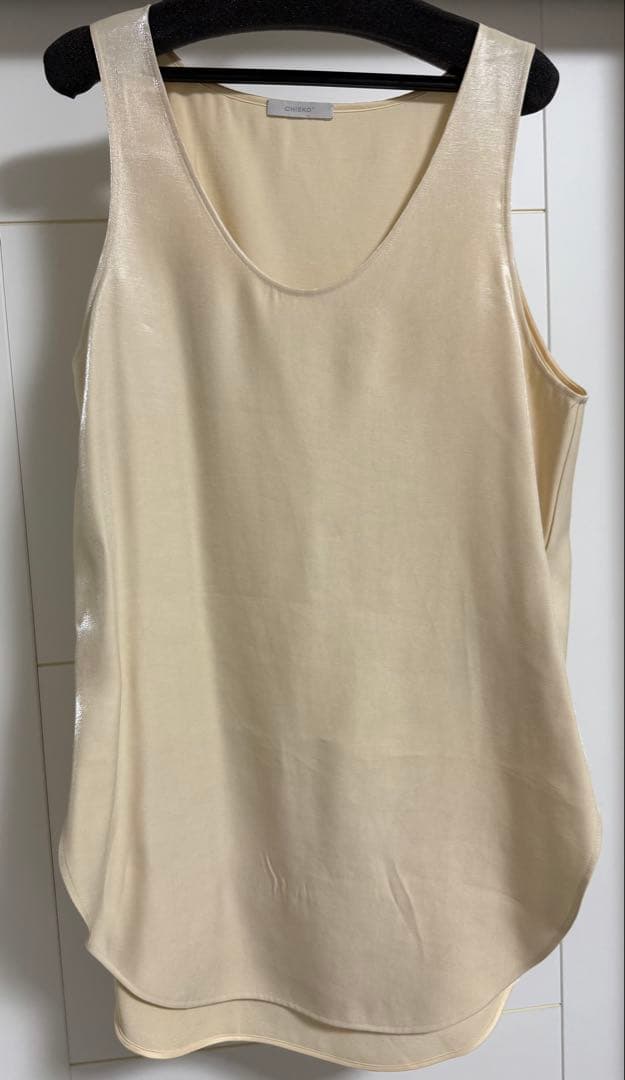 トップス chieko + shiny tank