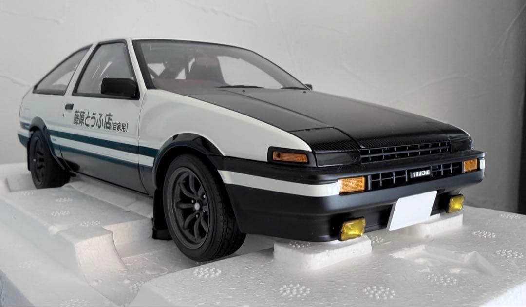 Hikky 1/18『頭文字D』AE86 トレノ ファイナルバージョン