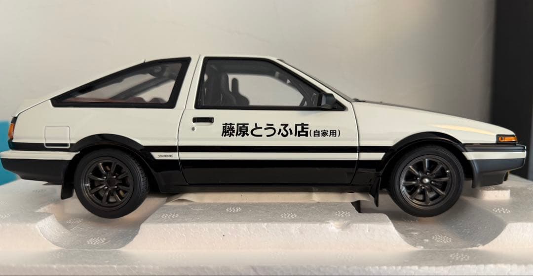 Hikky 1/18『頭文字D』AE86 トレノ ファイナルバージョン