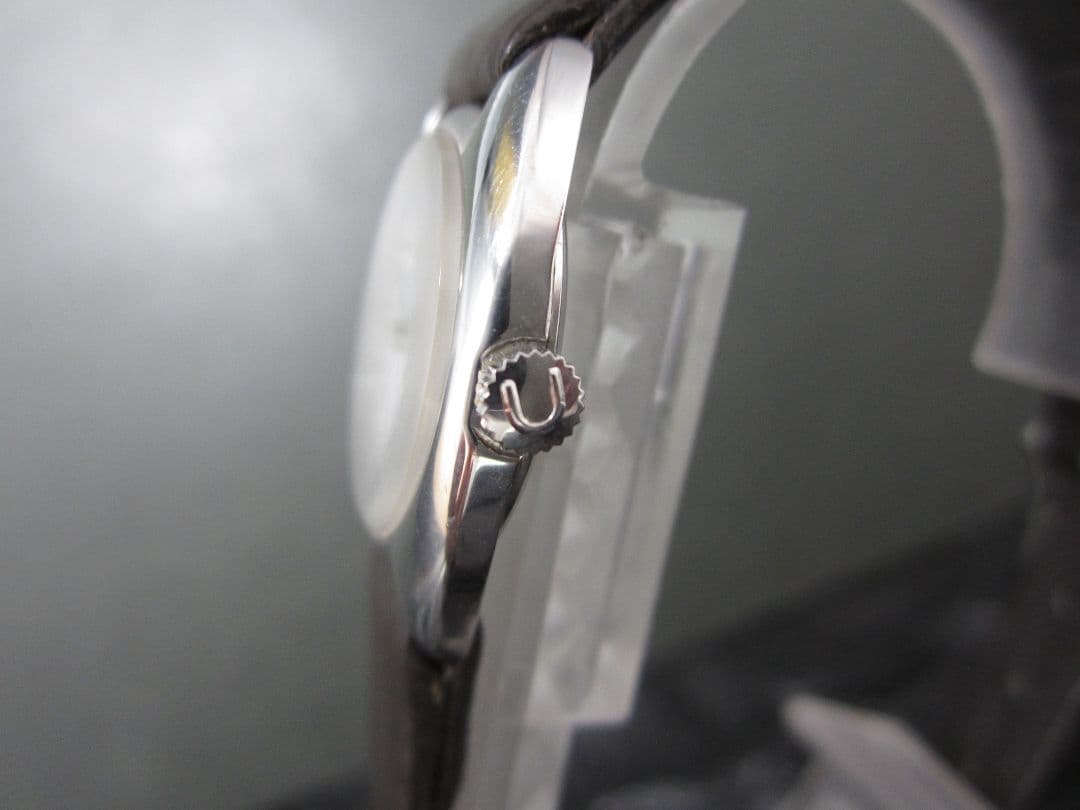 ユニバーサルジュネーブ　手巻き　腕時計　純正尾錠