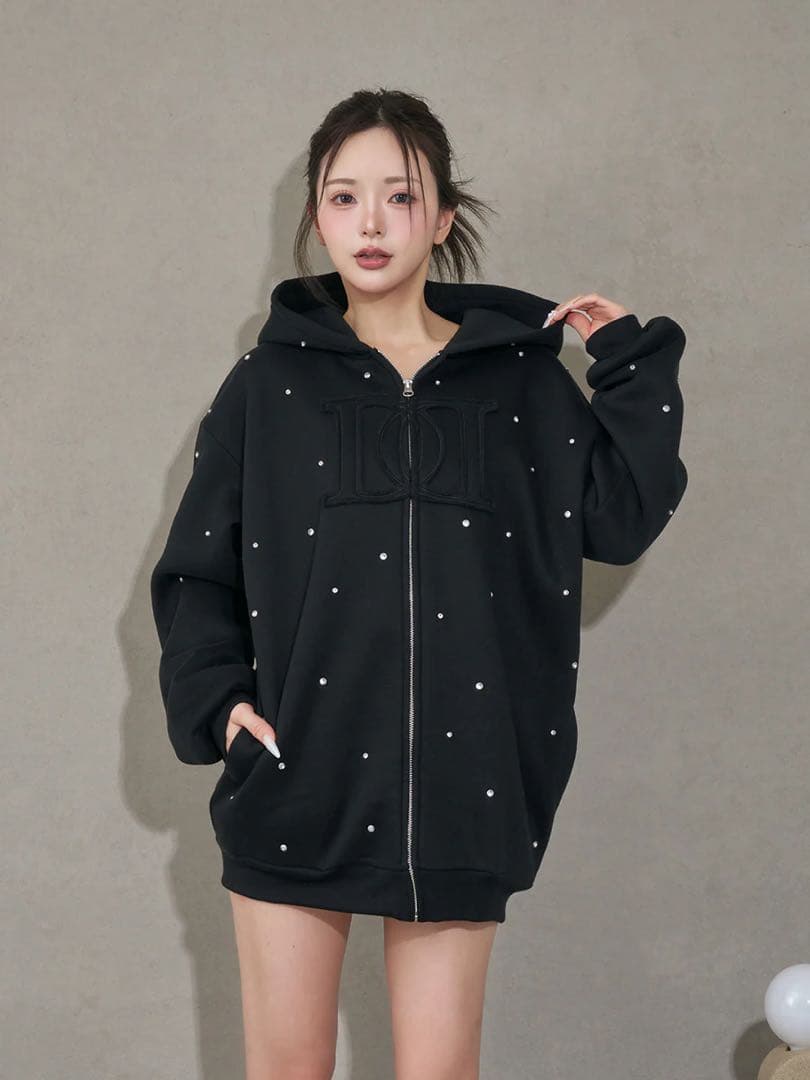 黒パーカー　ふく