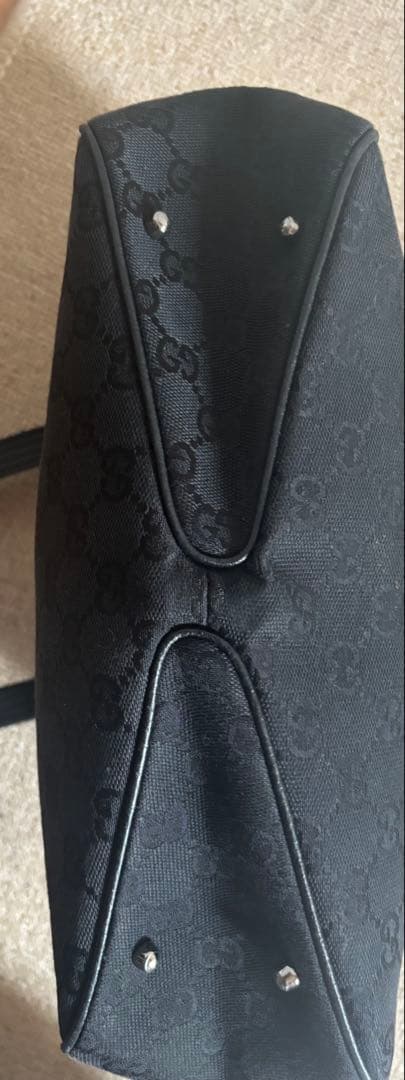 Gucci ブラック トートバッグ GGパターン