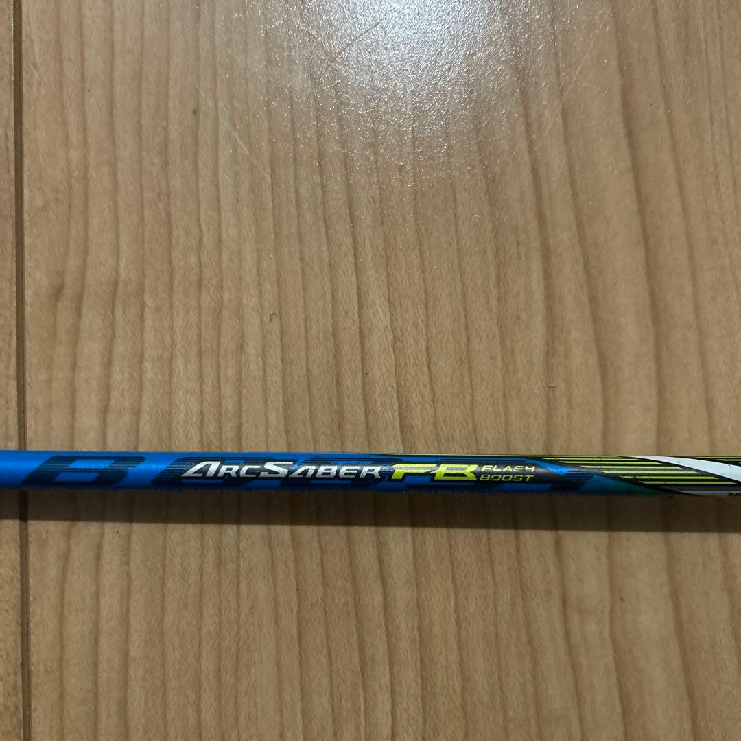バドミントンラケット　アークセーバーFB