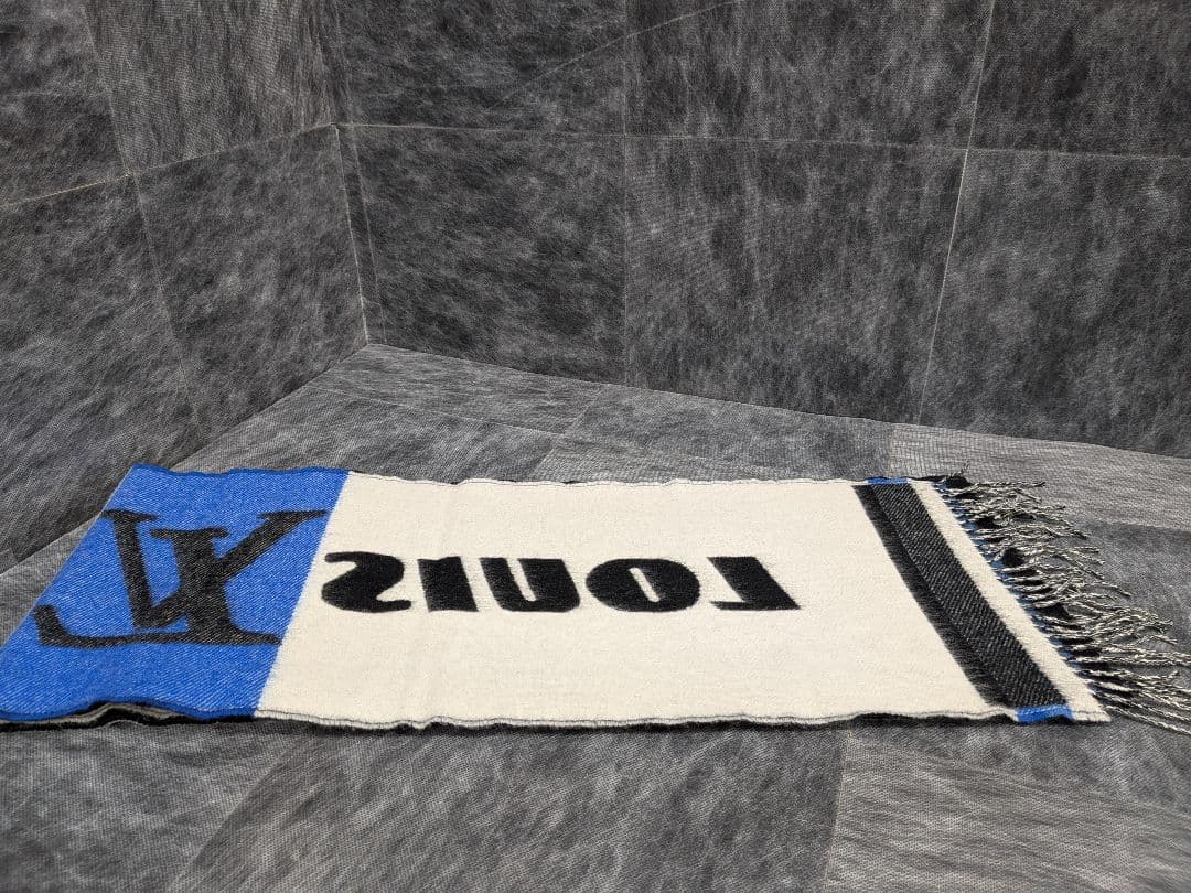 LOUIS VUITTON エシャルプ