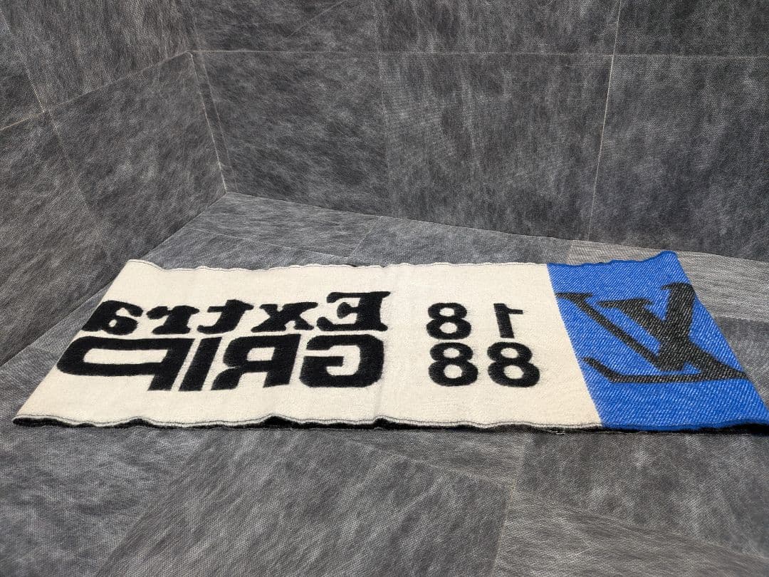 LOUIS VUITTON エシャルプ