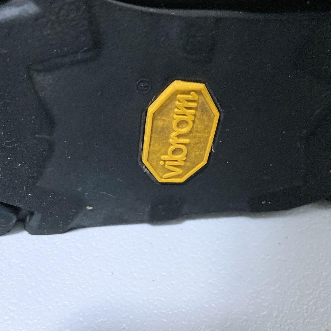 美品 クラークス ワラビーブーツ 26.5 ゴアテックス 本革 ビブラム 黒