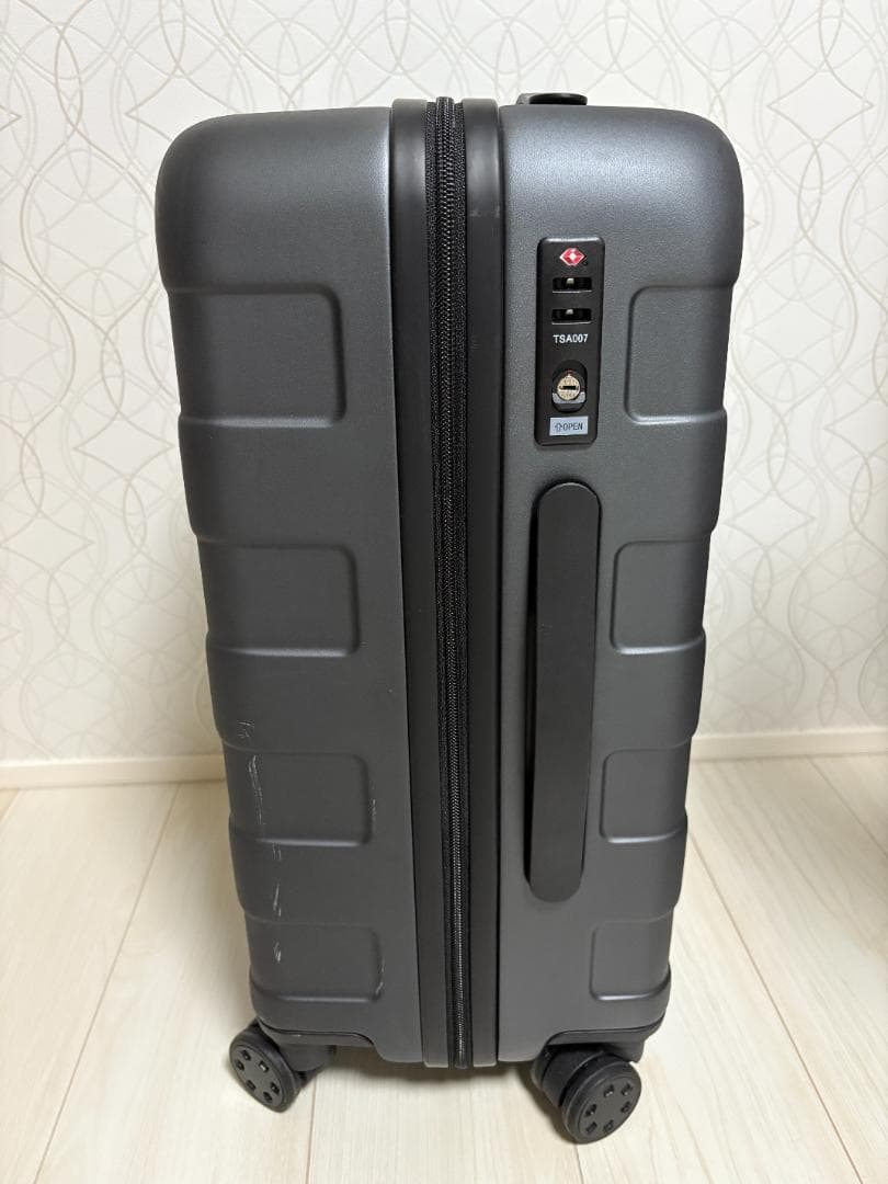 無印良品 バーを自由に調節できる ハードキャリーケース（36L）