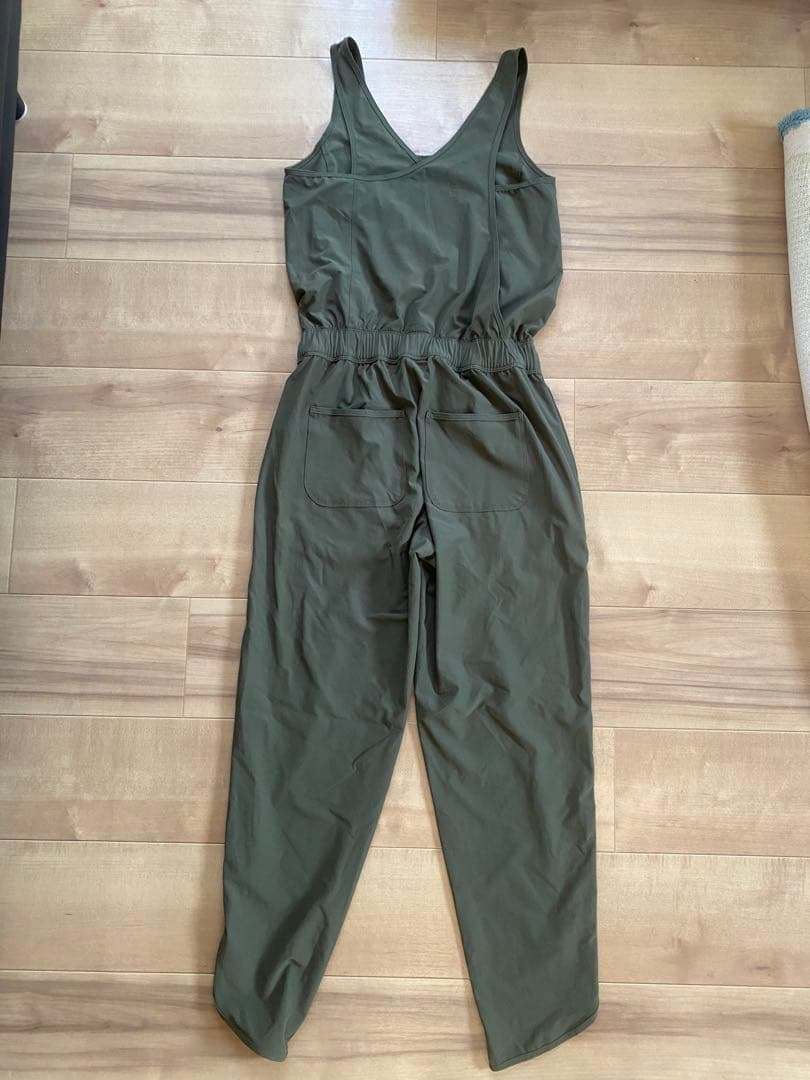 Patagonia オリーブグリーン サロペット　ジャンプスーツ