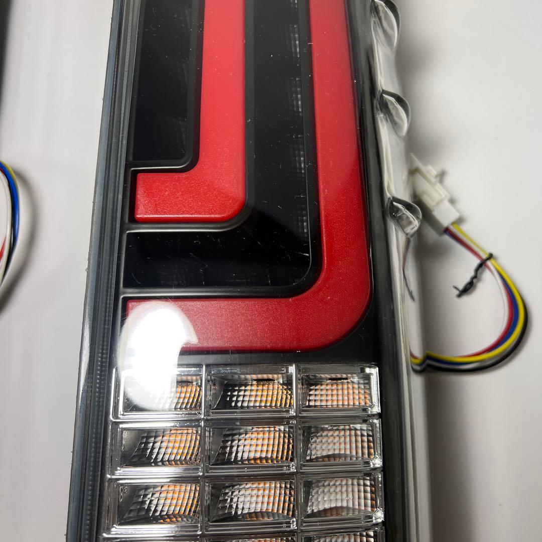 【美品】200系 ハイエース ダブルファイバー LEDテールランプ 左右セット