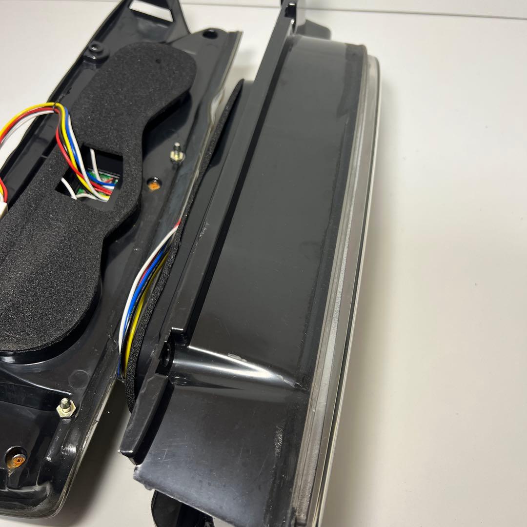 【美品】200系 ハイエース ダブルファイバー LEDテールランプ 左右セット