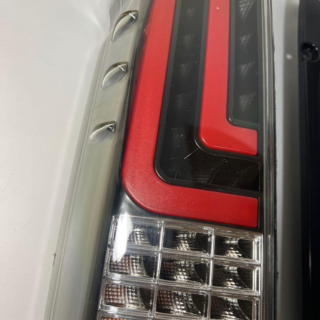【美品】200系 ハイエース ダブルファイバー LEDテールランプ 左右セット