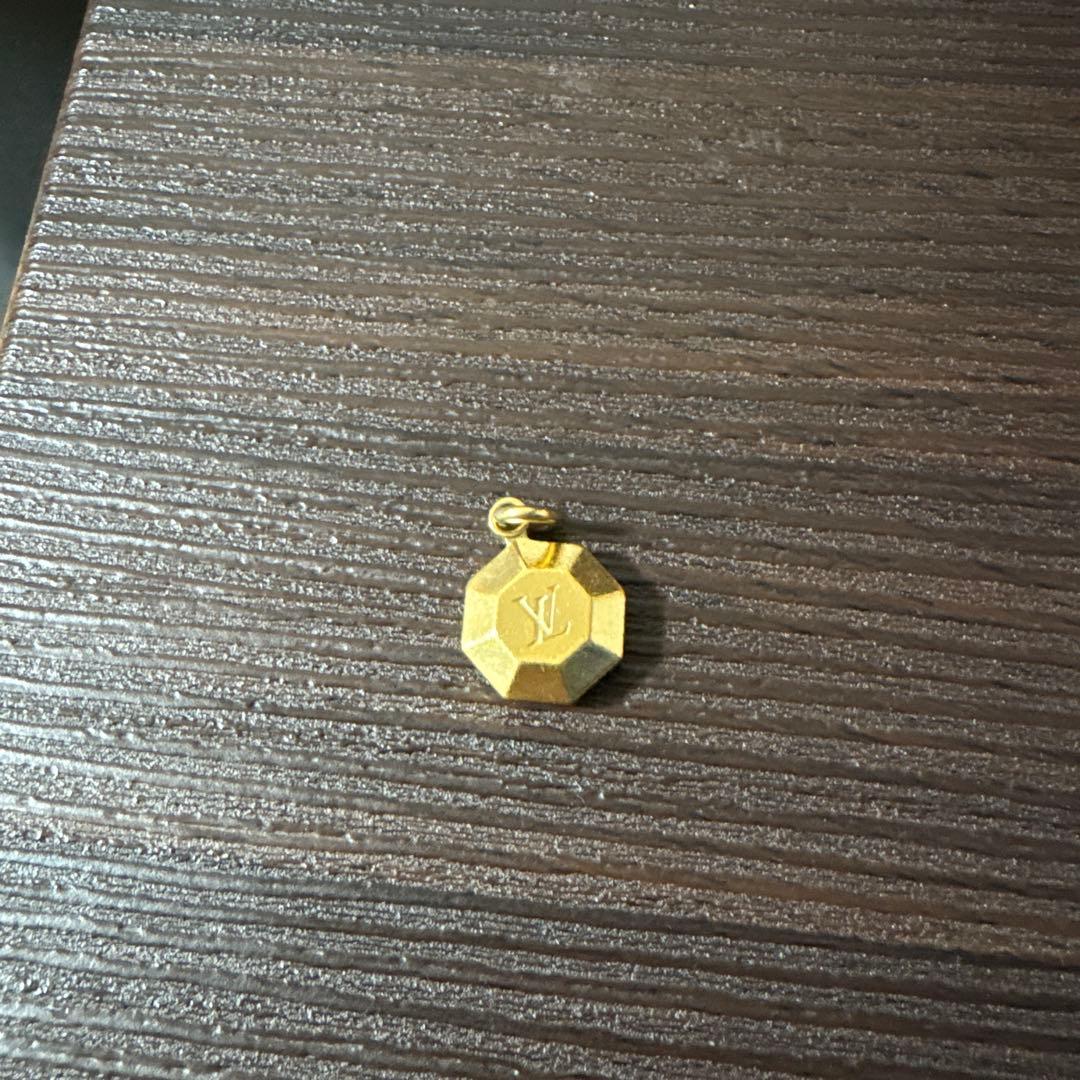 LV ルイヴィトン　ネックレスチャーム