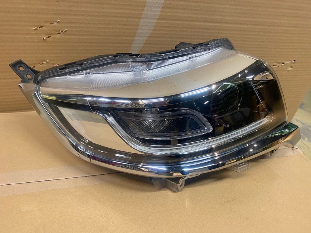 ★美品★スペーシアカスタム　MK53S LEDヘッドランプユニット RH