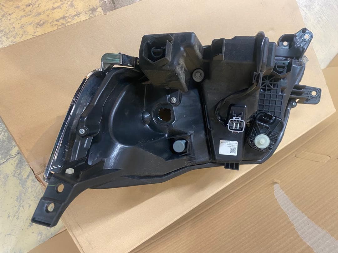 ★美品★スペーシアカスタム　MK53S LEDヘッドランプユニット RH