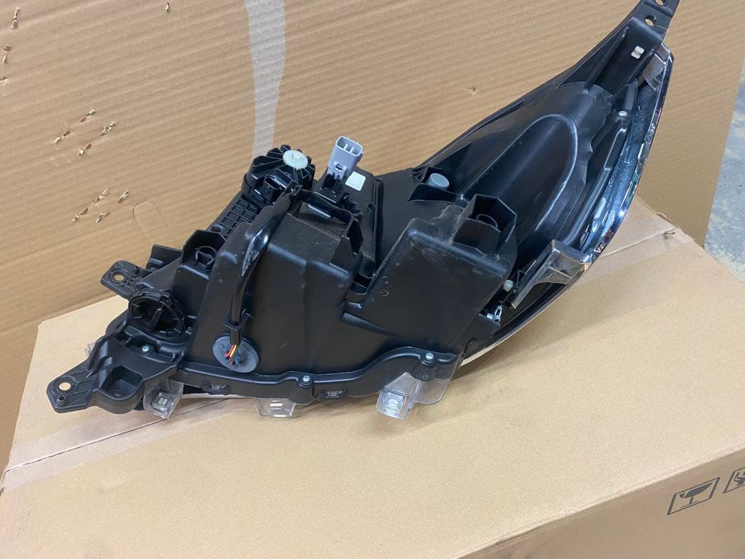 ★美品★スペーシアカスタム　MK53S LEDヘッドランプユニット RH