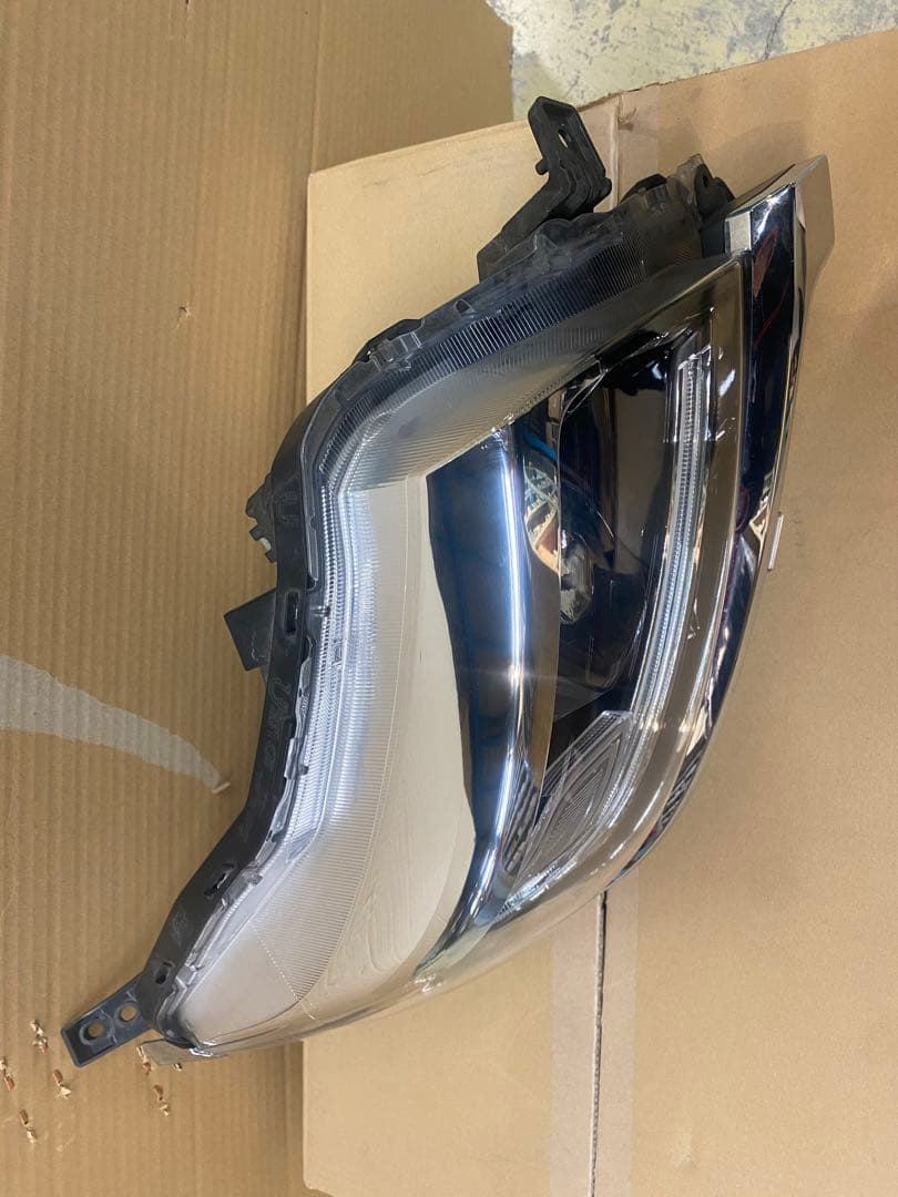 ★美品★スペーシアカスタム　MK53S LEDヘッドランプユニット RH