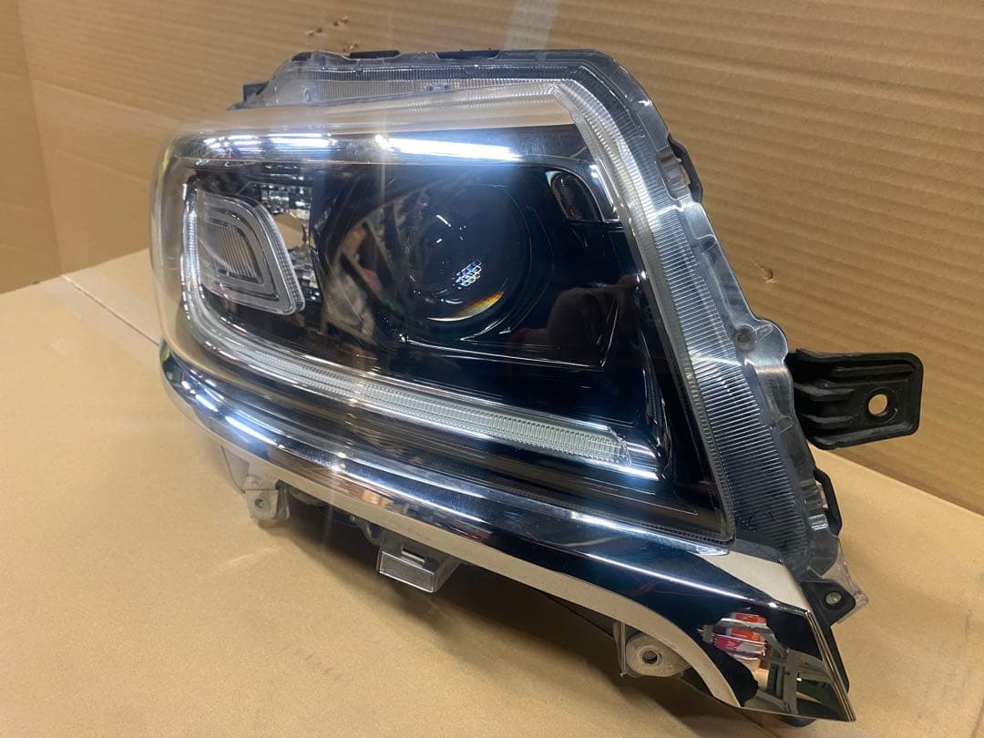 ★美品★スペーシアカスタム　MK53S LEDヘッドランプユニット RH