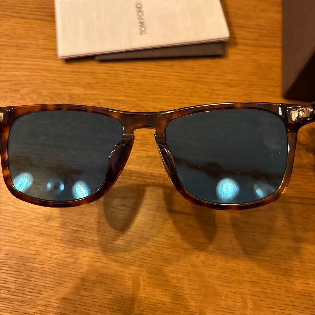 ＴＫ　新品未使用　TOM FORD TF930-F トムフォード 56A