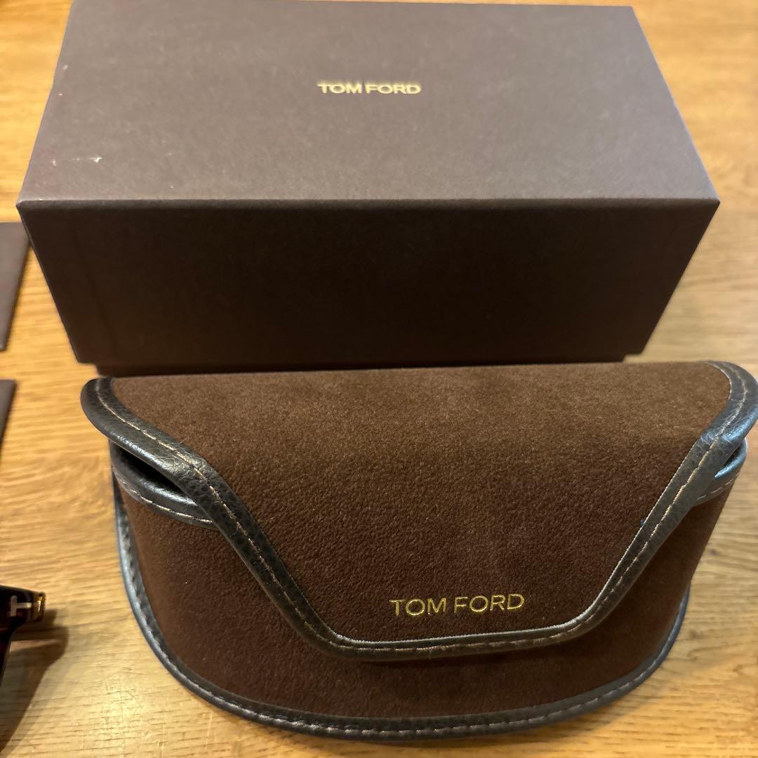 ＴＫ　新品未使用　TOM FORD TF930-F トムフォード 56A