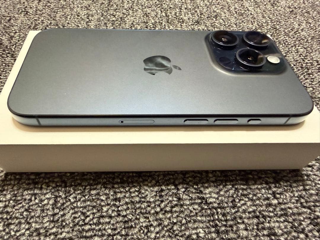 【美品】iPhone15 pro 256G バッテリー100% ブルーチタニウム